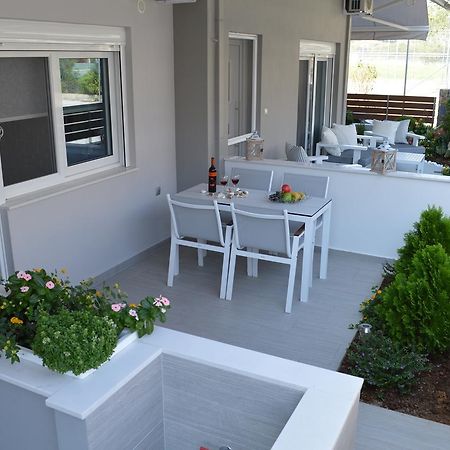 Aqua Luxury Villas Néa Poteídaia Eksteriør bilde