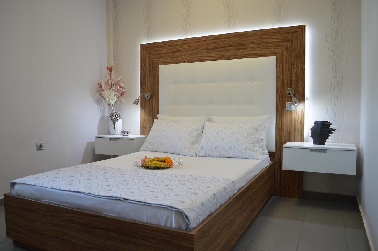 Aqua Luxury Villas Néa Poteídaia Rom bilde